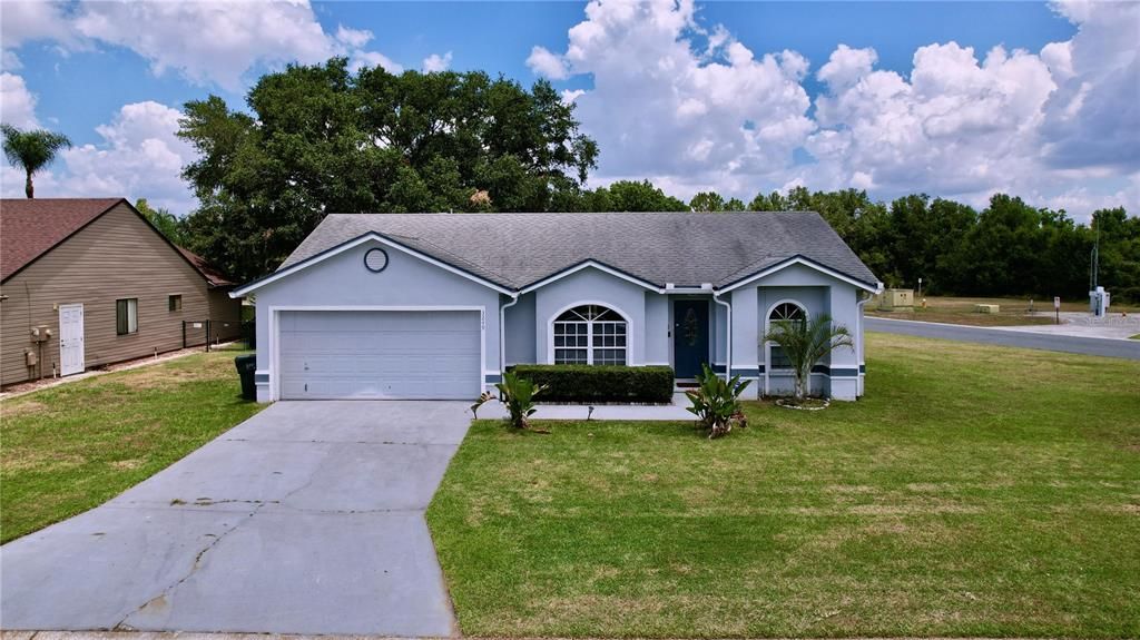 For Sale: $320,000 (3 beds, 2 baths, 1629 Square Feet)