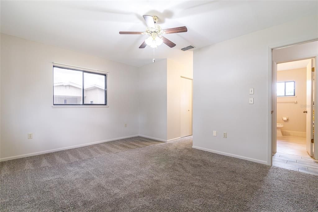 For Sale: $195,000 (2 beds, 2 baths, 1352 Square Feet)