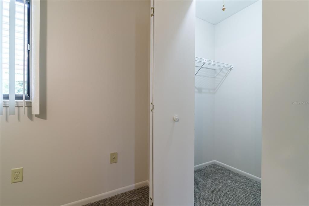 For Sale: $195,000 (2 beds, 2 baths, 1352 Square Feet)