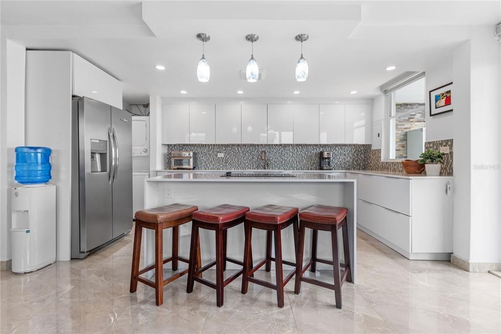 Recently Sold: $659,000 (2 beds, 2 baths, 1190.56 Square Feet)