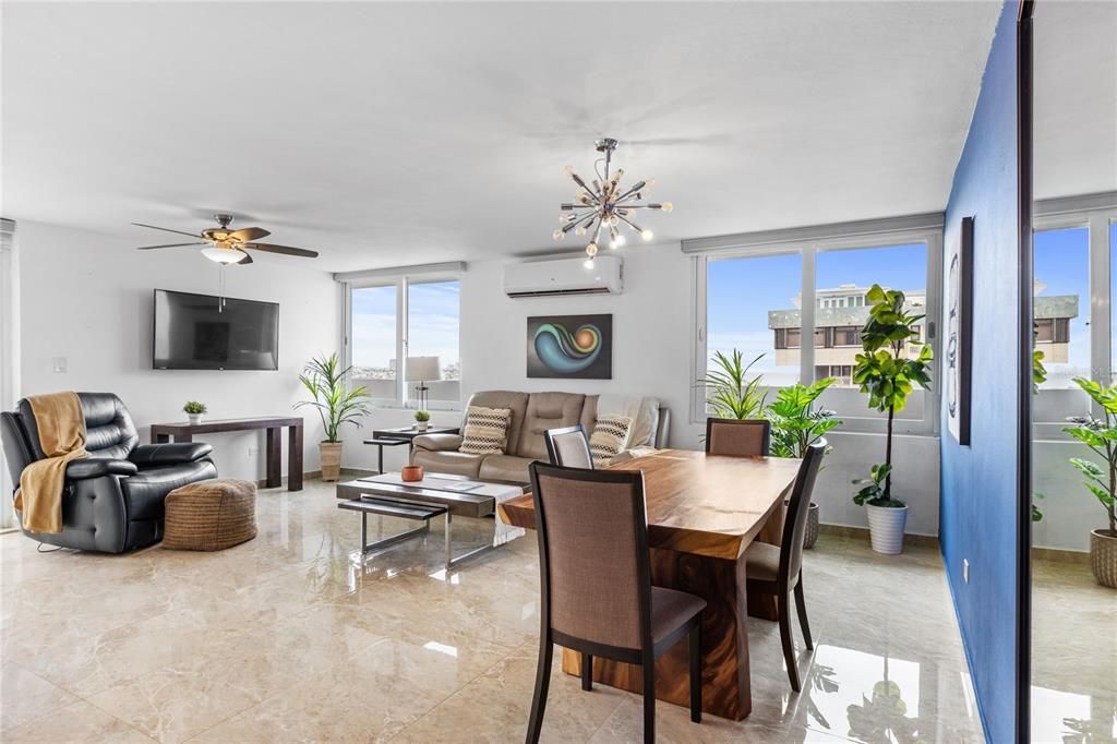 Recently Sold: $659,000 (2 beds, 2 baths, 1190.56 Square Feet)