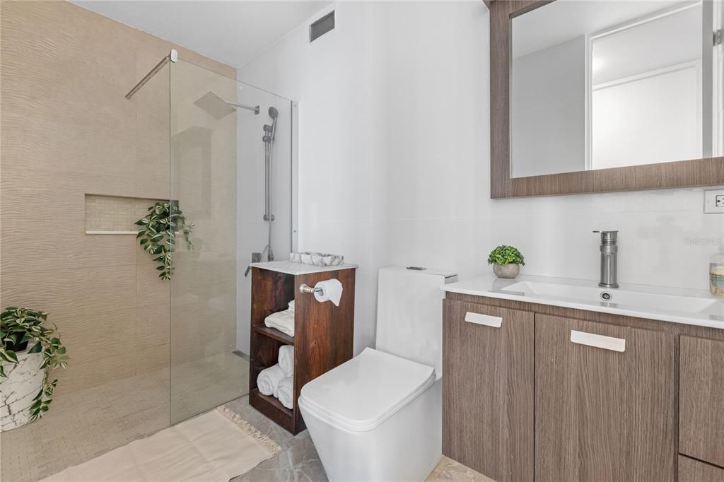 Recently Sold: $659,000 (2 beds, 2 baths, 1190.56 Square Feet)