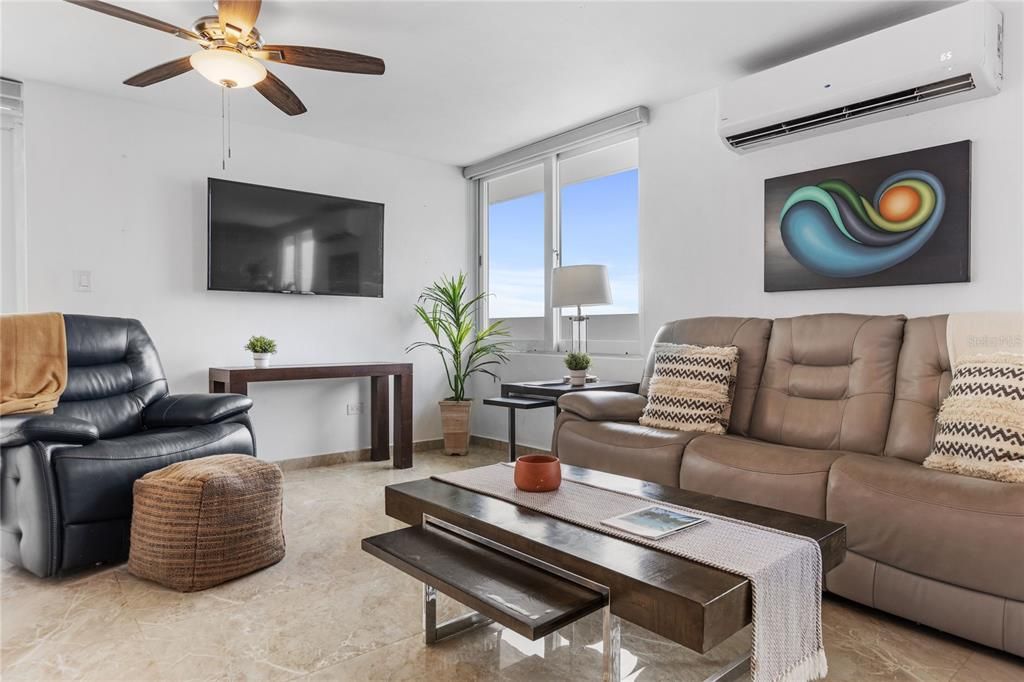 Recently Sold: $659,000 (2 beds, 2 baths, 1190.56 Square Feet)