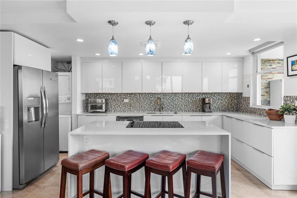 Recently Sold: $659,000 (2 beds, 2 baths, 1190.56 Square Feet)