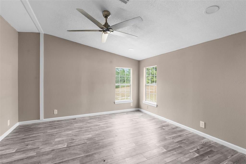 Active With Contract: $239,900 (3 beds, 2 baths, 1626 Square Feet)