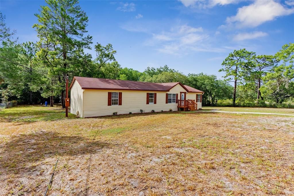 Active With Contract: $239,900 (3 beds, 2 baths, 1626 Square Feet)