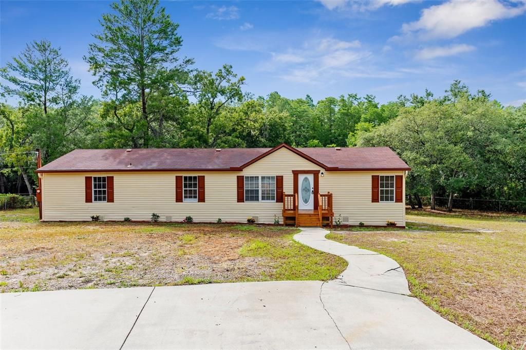 Active With Contract: $239,900 (3 beds, 2 baths, 1626 Square Feet)