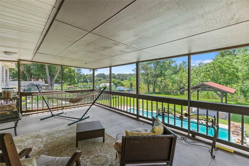 Upstairs screened patio