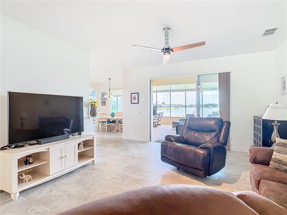 Active With Contract: $400,000 (2 beds, 2 baths, 2038 Square Feet)