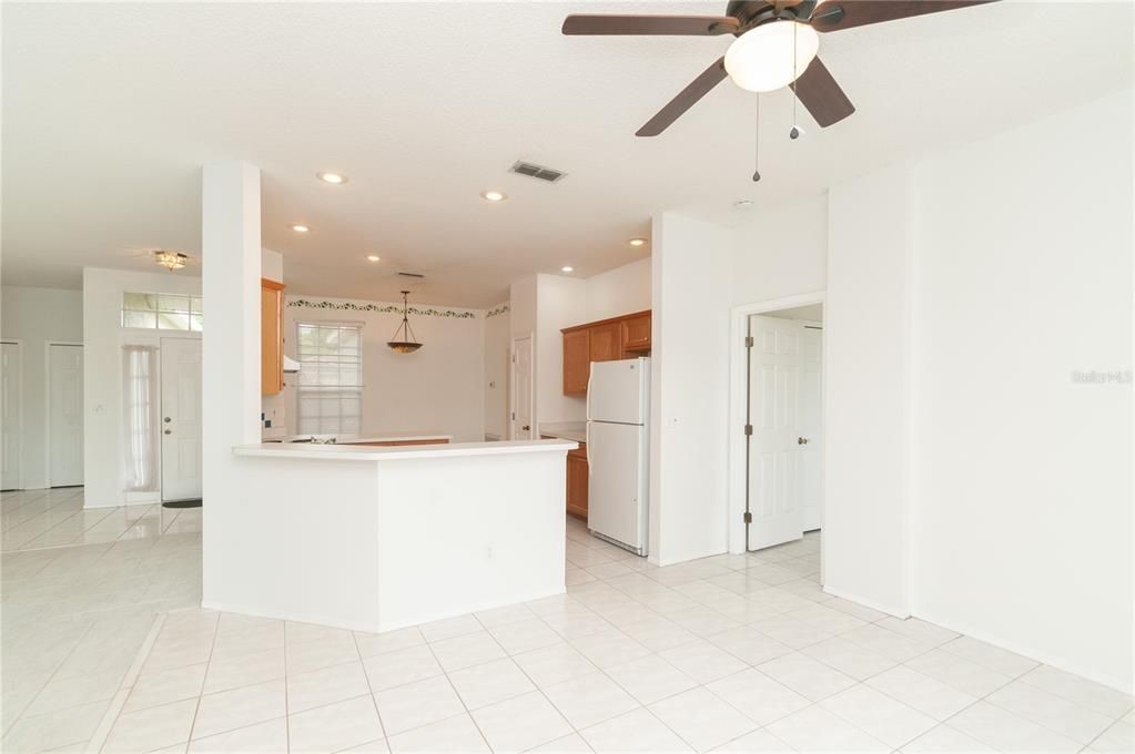 For Sale: $475,000 (3 beds, 2 baths, 1661 Square Feet)