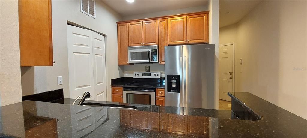 For Sale: $205,000 (1 beds, 1 baths, 531 Square Feet)