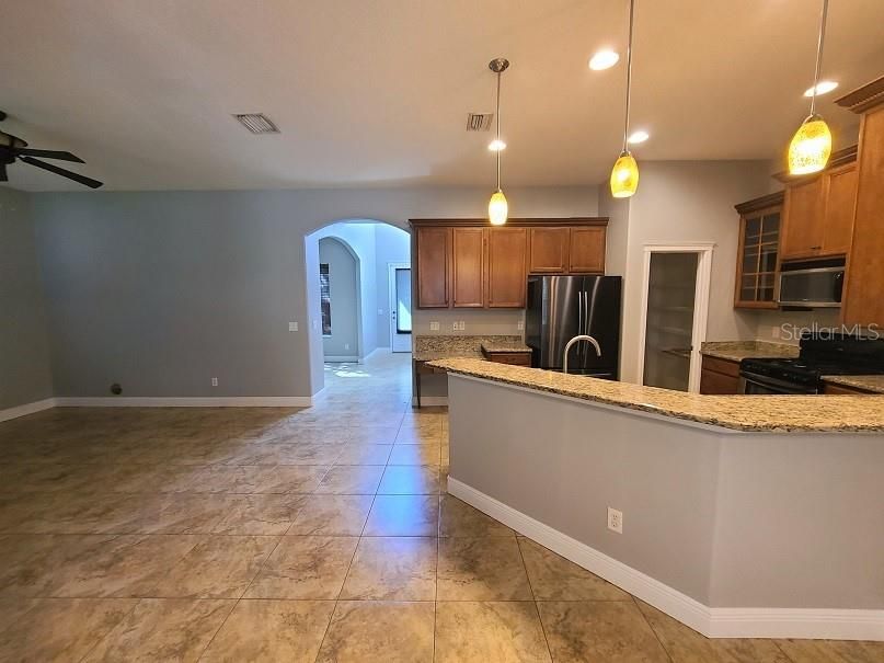 For Rent: $2,895 (3 beds, 3 baths, 2093 Square Feet)