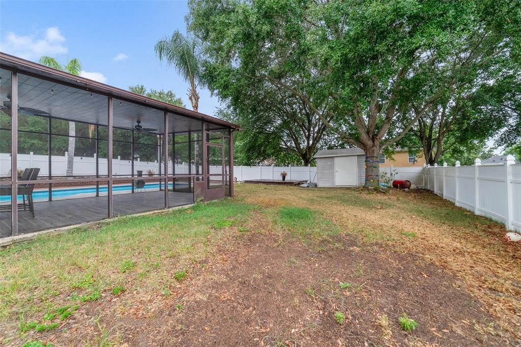 LARGE SIDE YARD WITH SHED