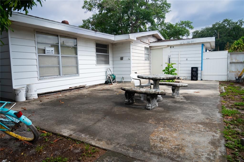 For Sale: $450,000 (3 beds, 2 baths, 1962 Square Feet)