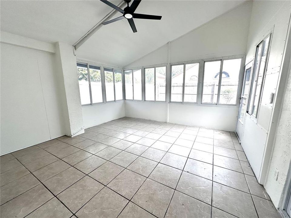 For Rent: $2,549 (3 beds, 2 baths, 1404 Square Feet)