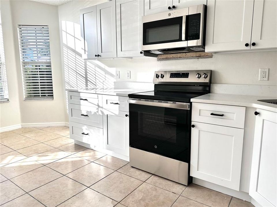 For Rent: $2,599 (3 beds, 2 baths, 1404 Square Feet)