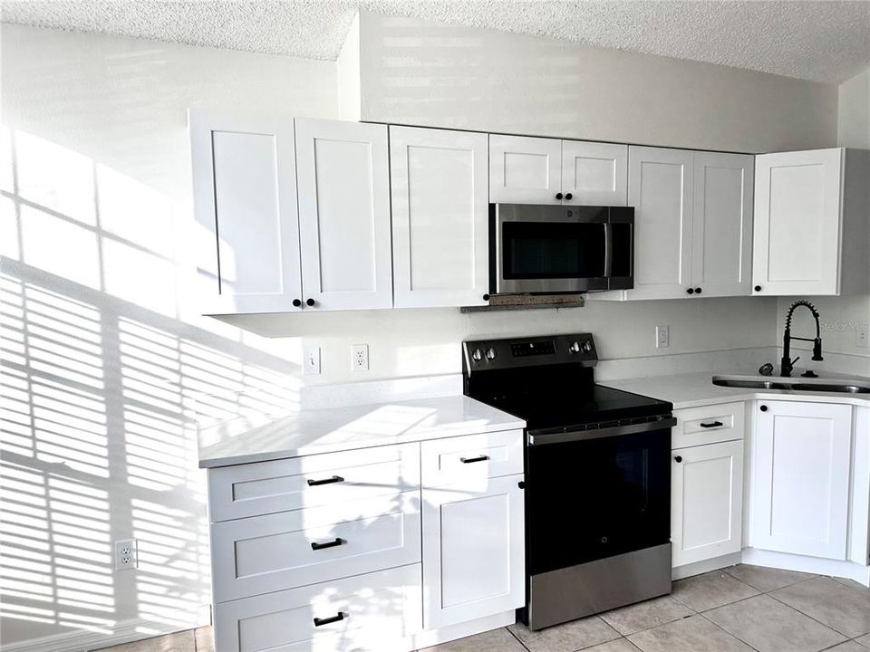 For Rent: $2,549 (3 beds, 2 baths, 1404 Square Feet)