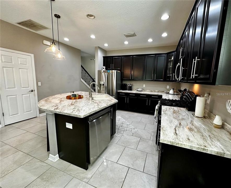 Active With Contract: $3,000 (4 beds, 2 baths, 2617 Square Feet)