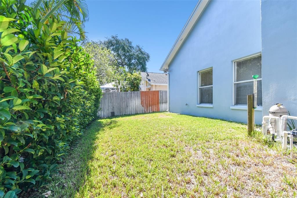 Active With Contract: $568,800 (3 beds, 2 baths, 1972 Square Feet)