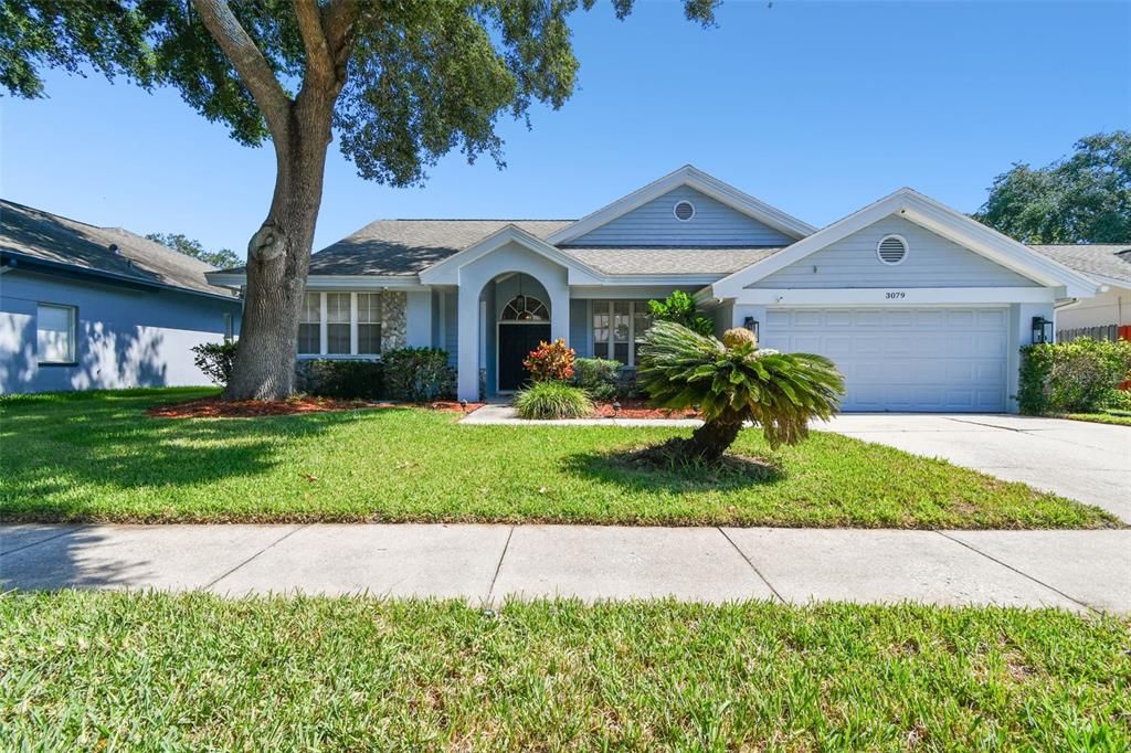 Active With Contract: $568,800 (3 beds, 2 baths, 1972 Square Feet)