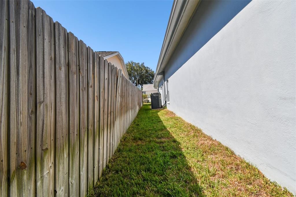 Active With Contract: $568,800 (3 beds, 2 baths, 1972 Square Feet)