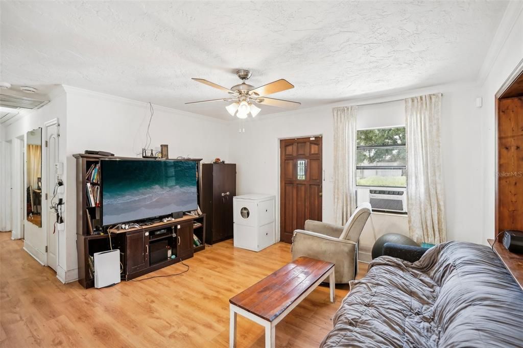 For Sale: $315,000 (3 beds, 1 baths, 1314 Square Feet)