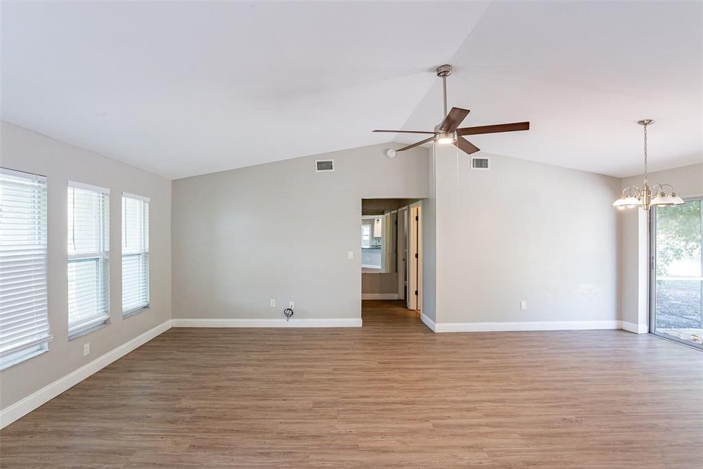 For Sale: $340,000 (3 beds, 2 baths, 1200 Square Feet)