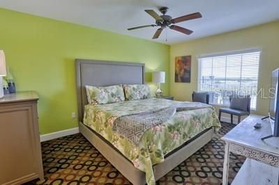 For Sale: $774,900 (2 beds, 2 baths, 1110 Square Feet)