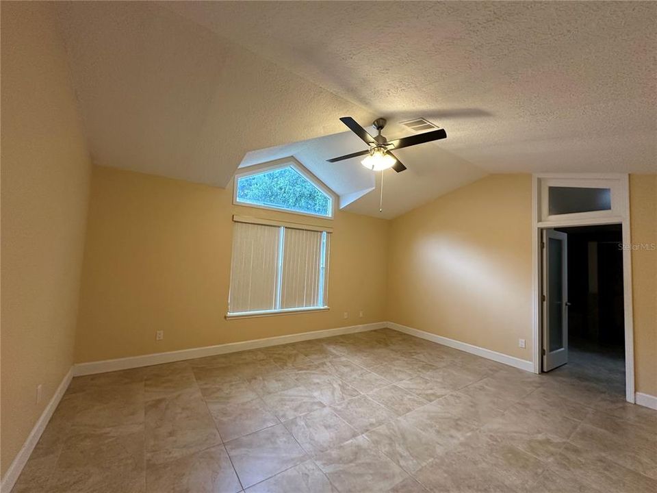 For Rent: $3,300 (4 beds, 2 baths, 2430 Square Feet)