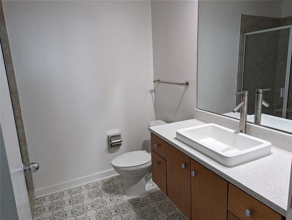 For Sale: $330,000 (1 beds, 1 baths, 615 Square Feet)