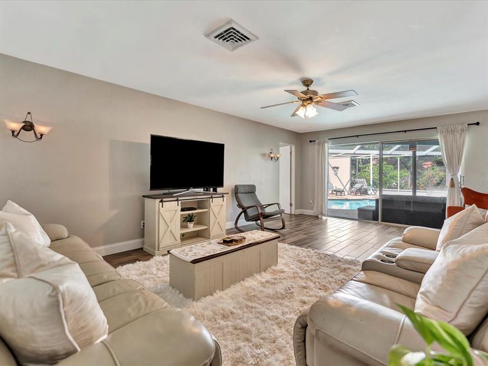 For Sale: $840,000 (4 beds, 2 baths, 2287 Square Feet)