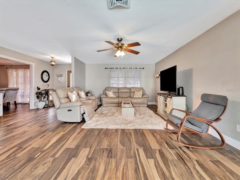 For Sale: $840,000 (4 beds, 2 baths, 2287 Square Feet)