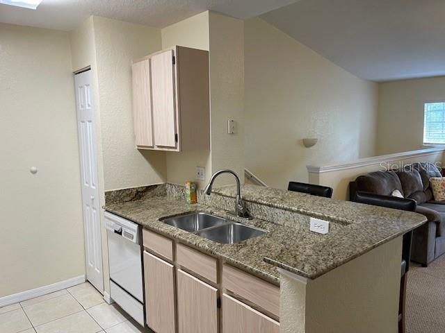 For Rent: $1,900 (2 beds, 2 baths, 1080 Square Feet)