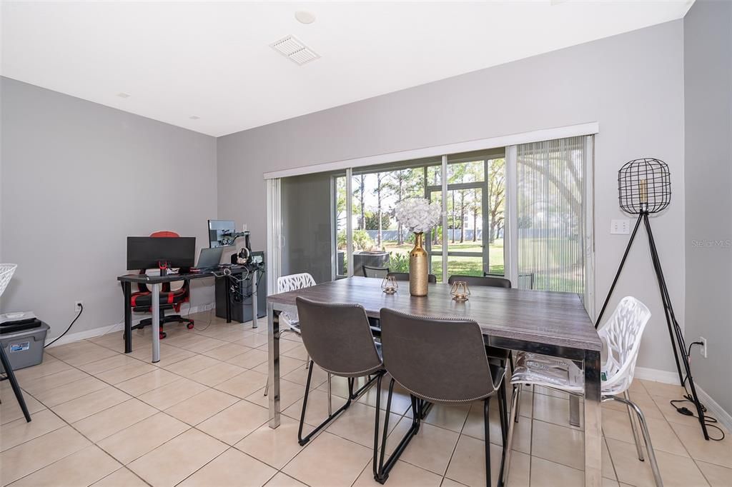 For Sale: $304,900 (2 beds, 2 baths, 1202 Square Feet)