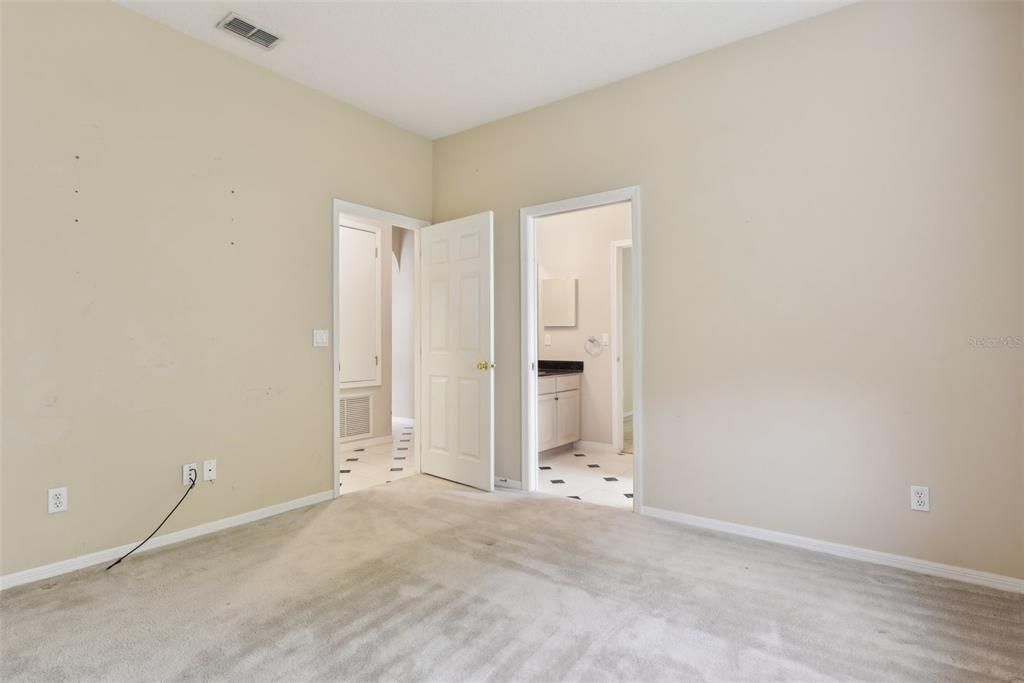 2nd Bedroom - Jack and Jill Bathroom