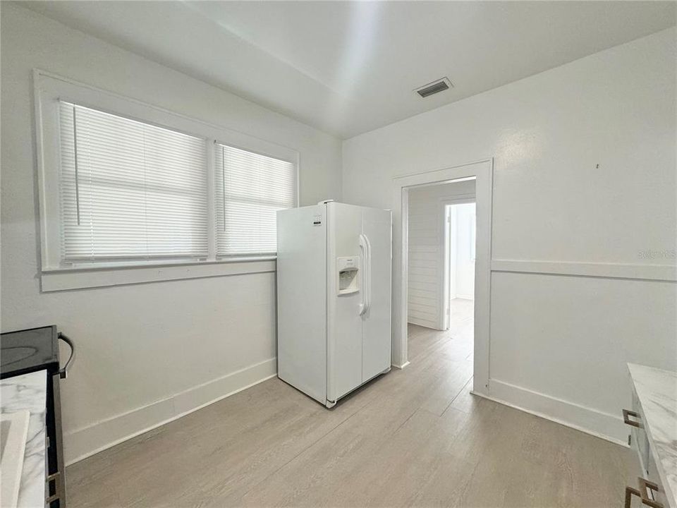 For Rent: $1,600 (2 beds, 1 baths, 1188 Square Feet)