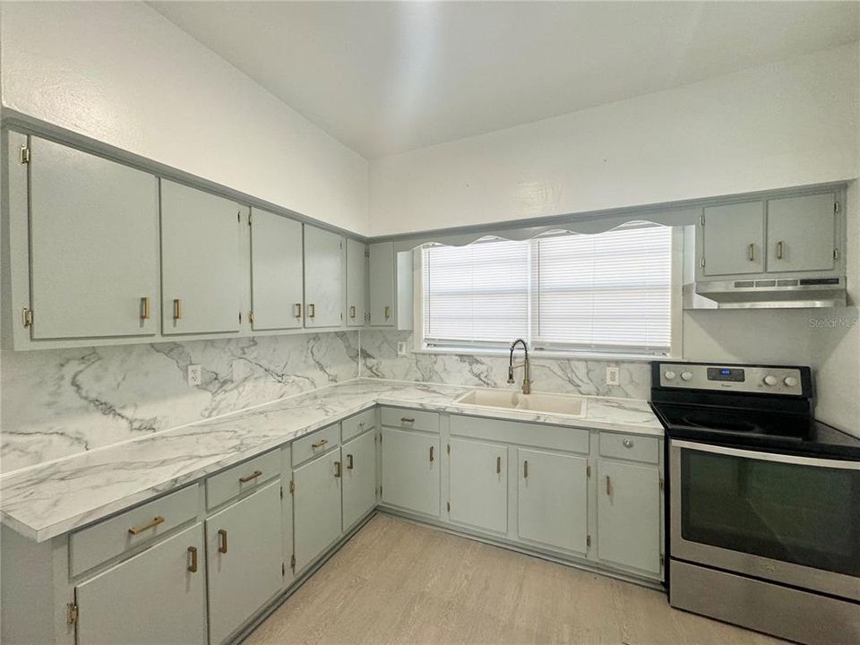 For Rent: $1,600 (2 beds, 1 baths, 1188 Square Feet)