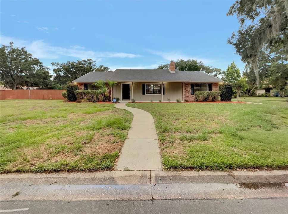 Active With Contract: $446,000 (4 beds, 2 baths, 2084 Square Feet)