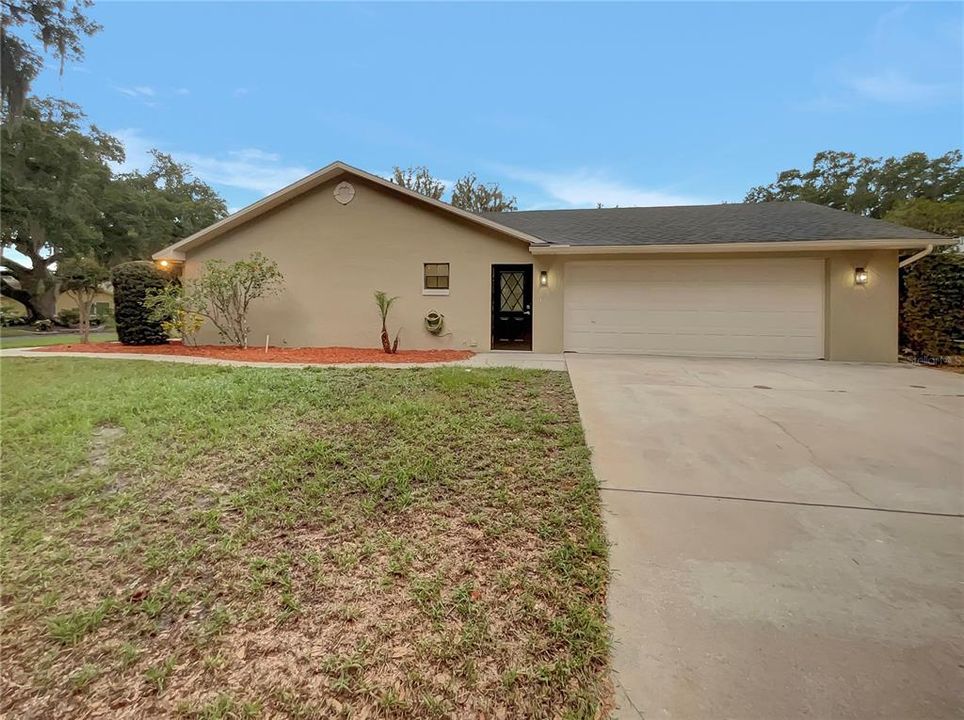 Active With Contract: $446,000 (4 beds, 2 baths, 2084 Square Feet)