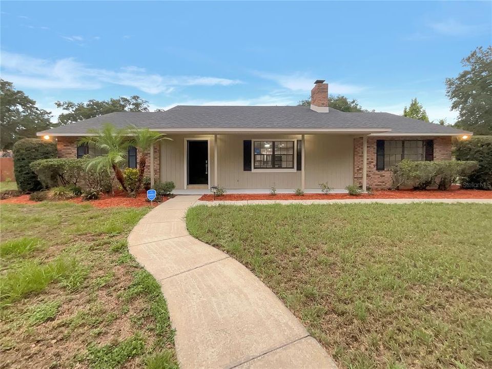 Active With Contract: $446,000 (4 beds, 2 baths, 2084 Square Feet)