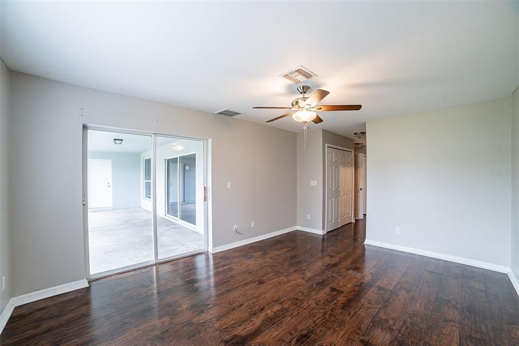 For Sale: $347,000 (3 beds, 2 baths, 1798 Square Feet)