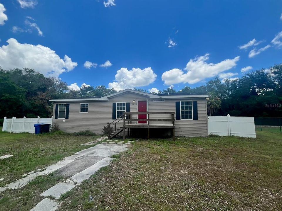 Active With Contract: $218,500 (3 beds, 2 baths, 1296 Square Feet)