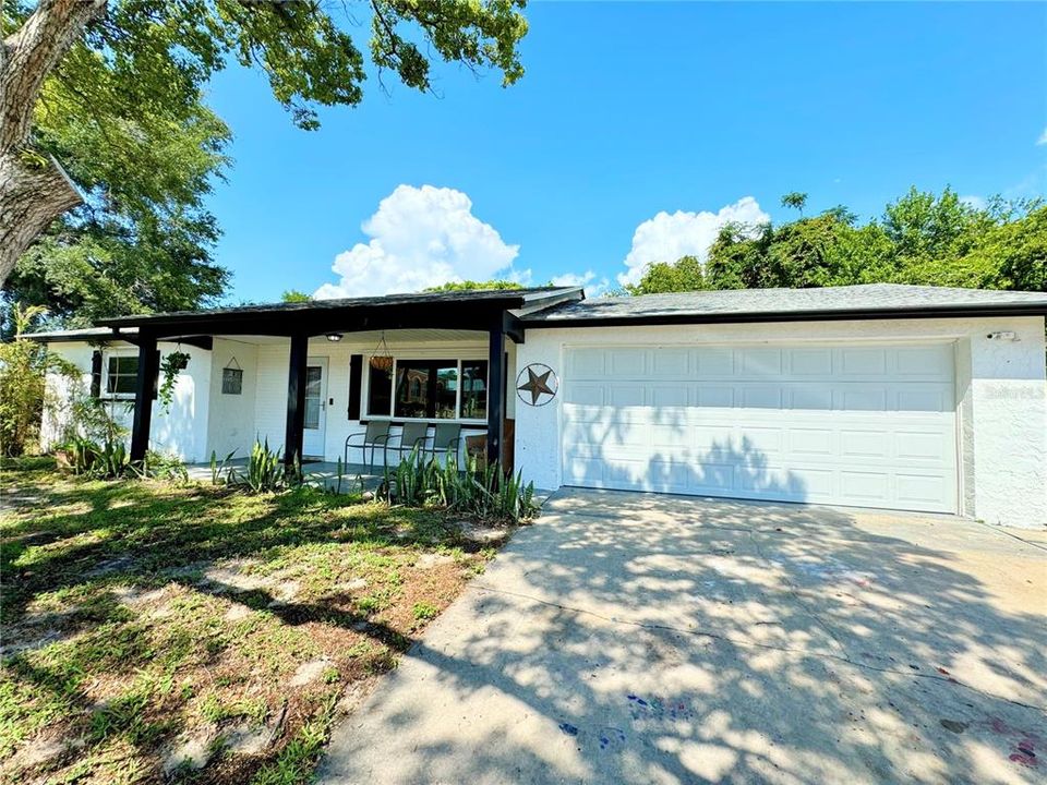 Active With Contract: $260,000 (2 beds, 2 baths, 1156 Square Feet)