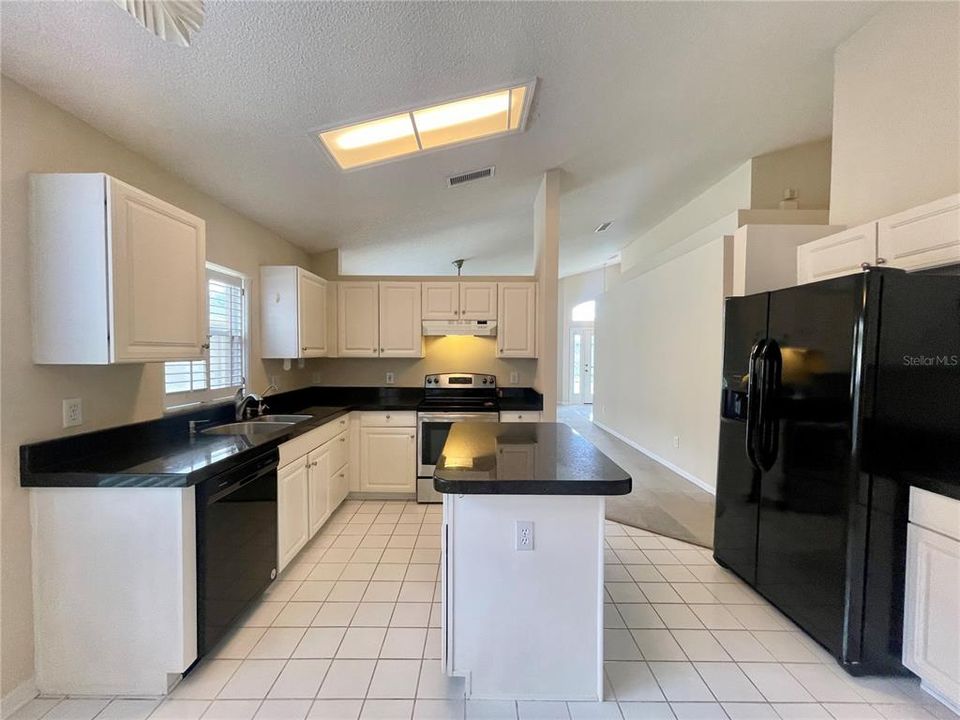 For Sale: $449,000 (4 beds, 2 baths, 1928 Square Feet)