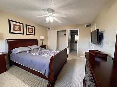 Active With Contract: $1,700 (2 beds, 2 baths, 948 Square Feet)