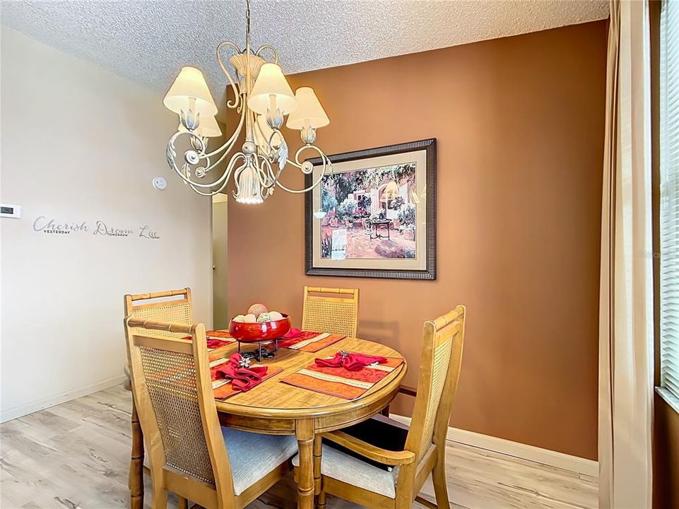 For Sale: $319,000 (2 beds, 2 baths, 1248 Square Feet)