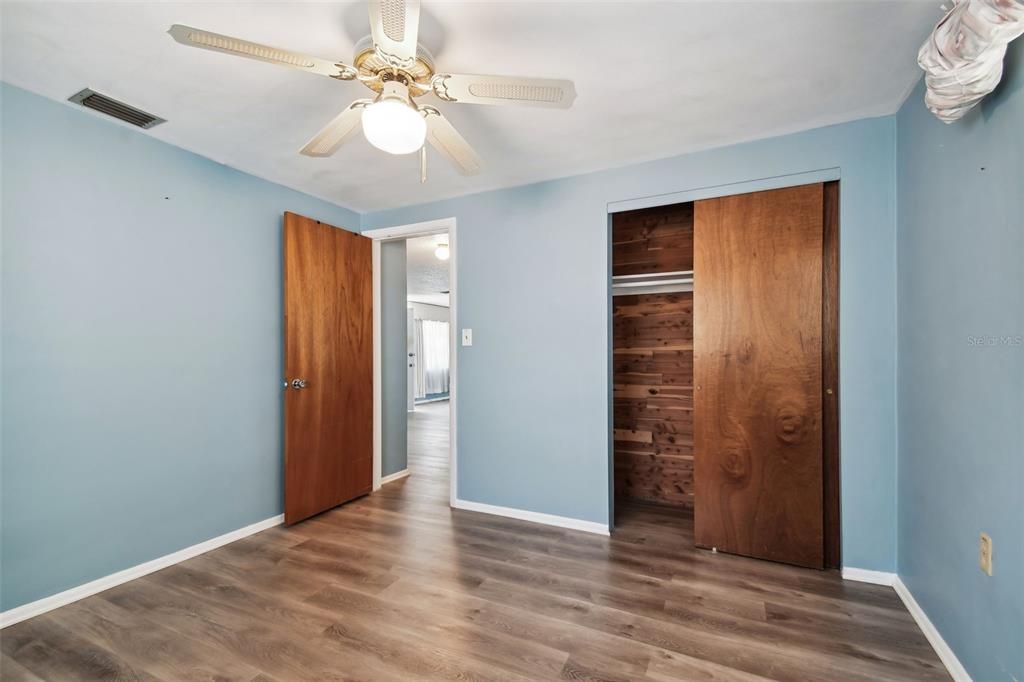 For Sale: $249,000 (2 beds, 1 baths, 1047 Square Feet)