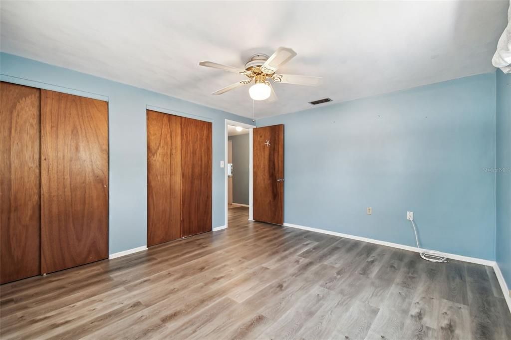 For Sale: $249,000 (2 beds, 1 baths, 1047 Square Feet)