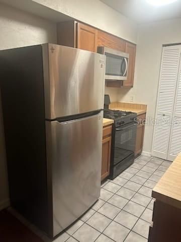 Active With Contract: $134,500 (2 beds, 1 baths, 788 Square Feet)