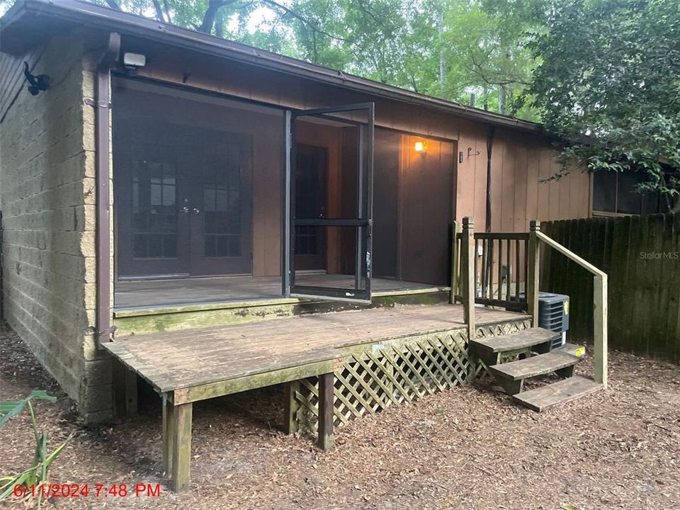 Active With Contract: $134,500 (2 beds, 1 baths, 788 Square Feet)